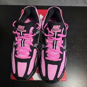Nike Zoom Vomero 5 Pink and Black Sneakers